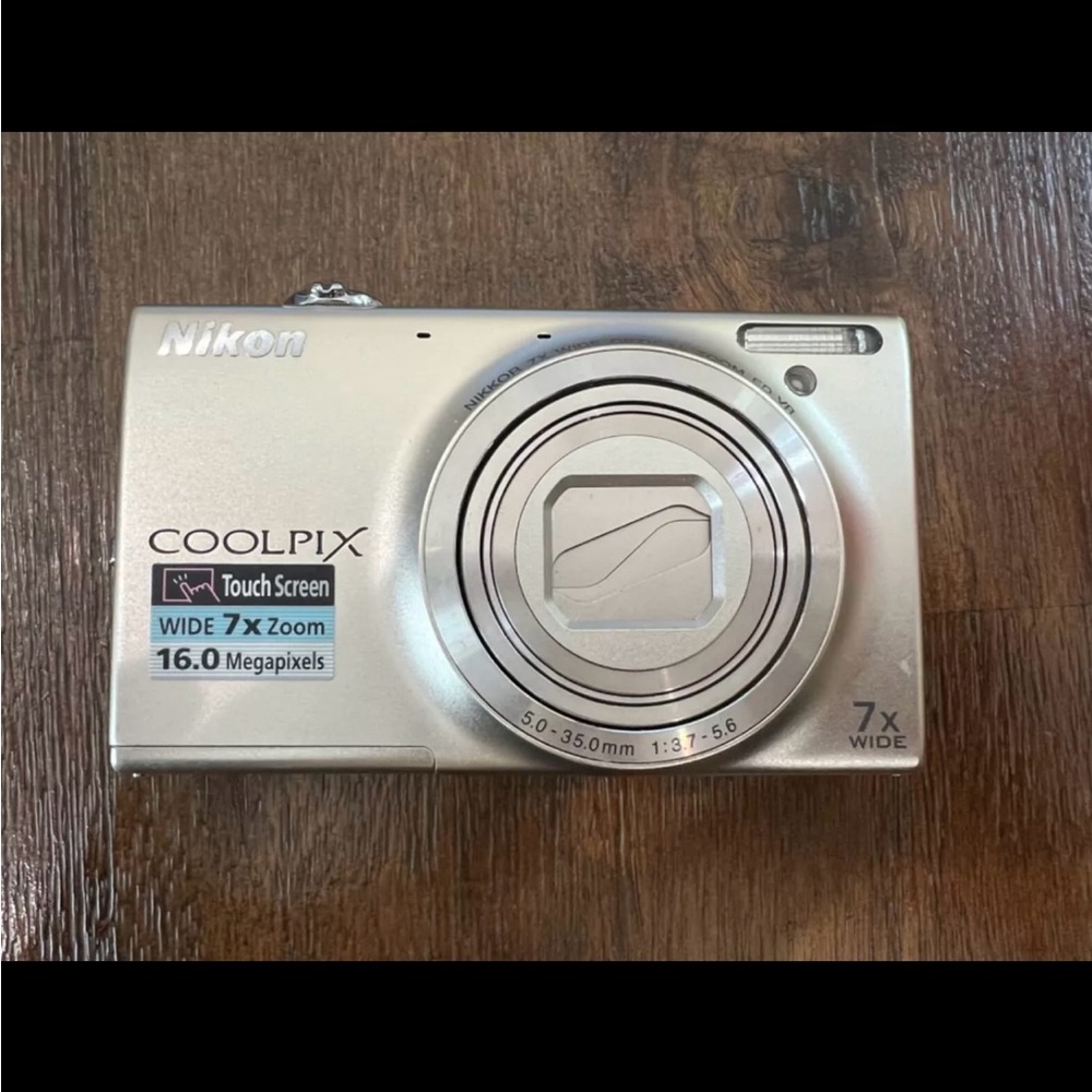 Nikon s6100 digital camera